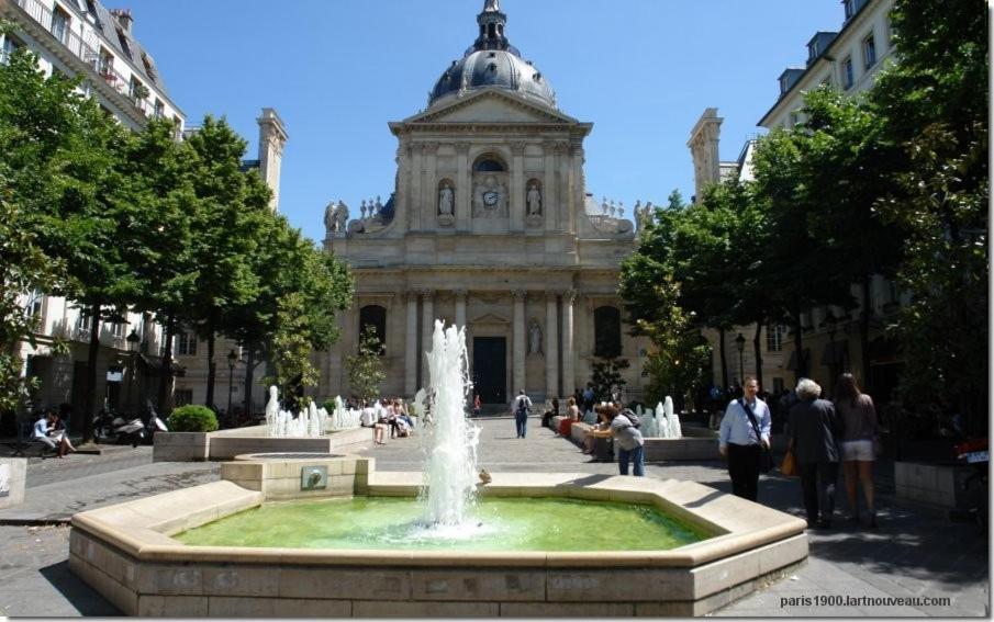 Petite Maison Avec Cour Dans Les Beaux Quartiers-Vous Faites Le Menage- Very Good Prices For T-H-E Location But You Have To Clea-N Th-E Flat Apartment Paris Exterior photo