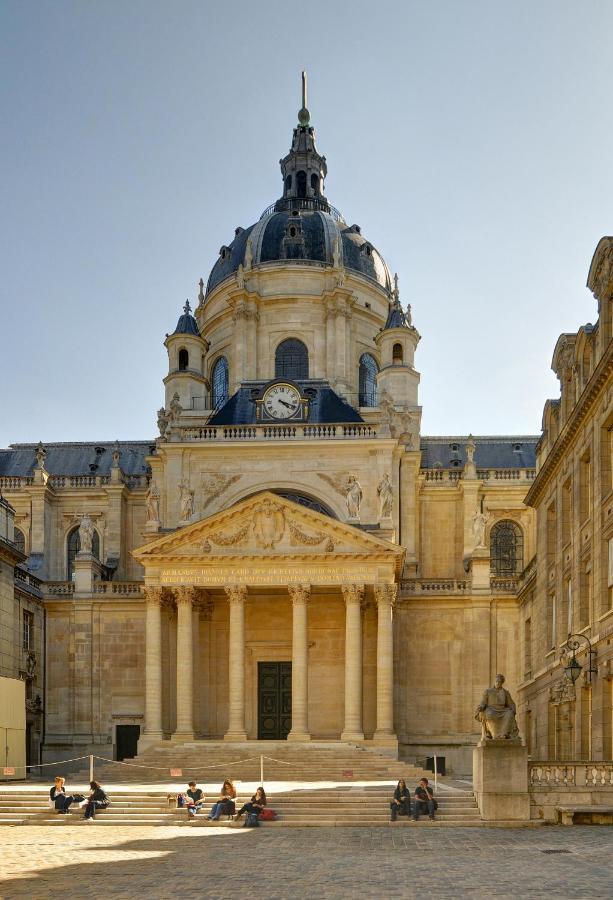 Petite Maison Avec Cour Dans Les Beaux Quartiers-Vous Faites Le Menage- Very Good Prices For T-H-E Location But You Have To Clea-N Th-E Flat Apartment Paris Exterior photo