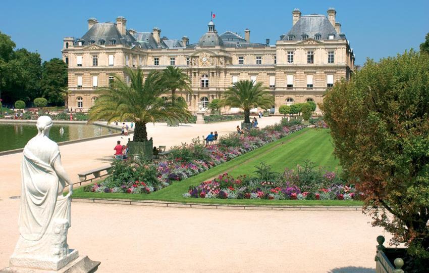 Petite Maison Avec Cour Dans Les Beaux Quartiers-Vous Faites Le Menage- Very Good Prices For T-H-E Location But You Have To Clea-N Th-E Flat Apartment Paris Exterior photo