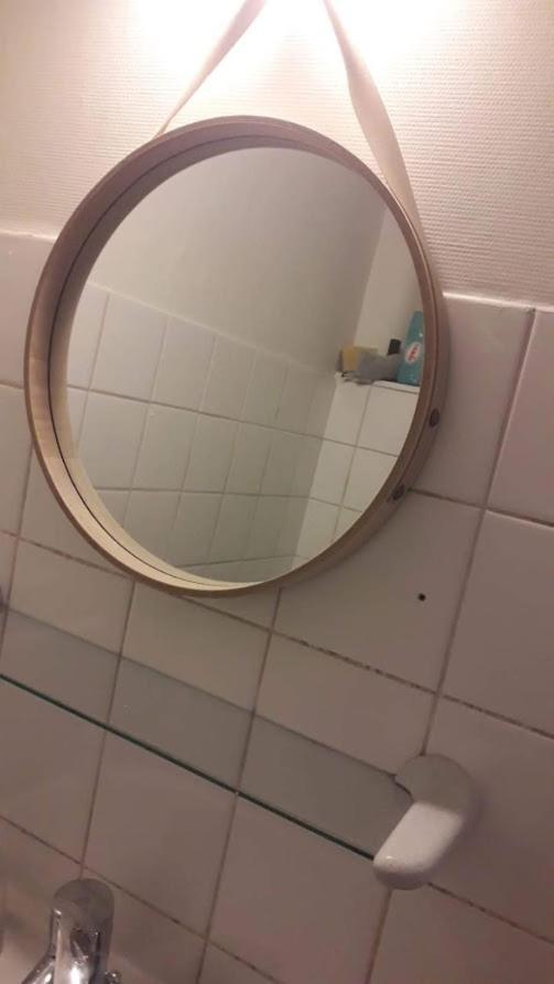Petite Maison Avec Cour Dans Les Beaux Quartiers-Vous Faites Le Menage- Very Good Prices For T-H-E Location But You Have To Clea-N Th-E Flat Apartment Paris Exterior photo