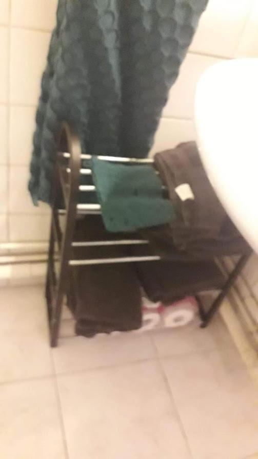 Petite Maison Avec Cour Dans Les Beaux Quartiers-Vous Faites Le Menage- Very Good Prices For T-H-E Location But You Have To Clea-N Th-E Flat Apartment Paris Exterior photo