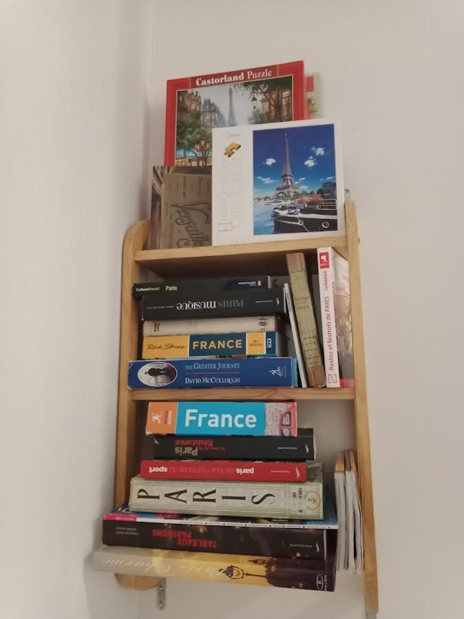 Petite Maison Avec Cour Dans Les Beaux Quartiers-Vous Faites Le Menage- Very Good Prices For T-H-E Location But You Have To Clea-N Th-E Flat Apartment Paris Exterior photo
